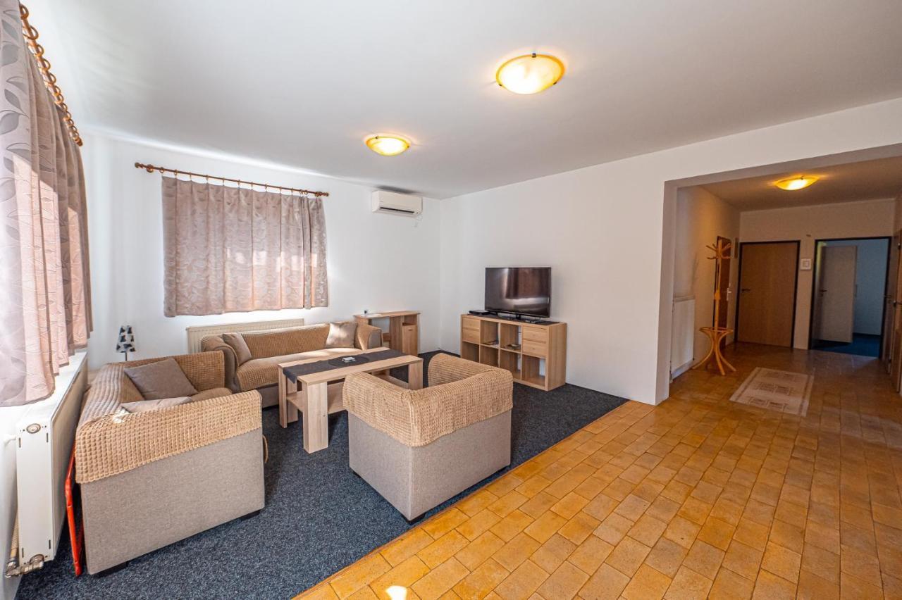 Xlsuite Apartment Comfort Piest'any Exterior foto