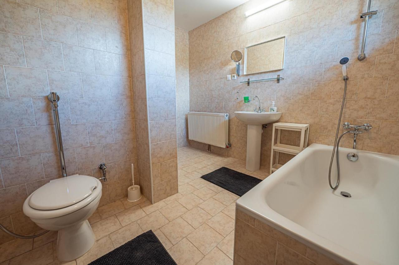 Xlsuite Apartment Comfort Piest'any Exterior foto