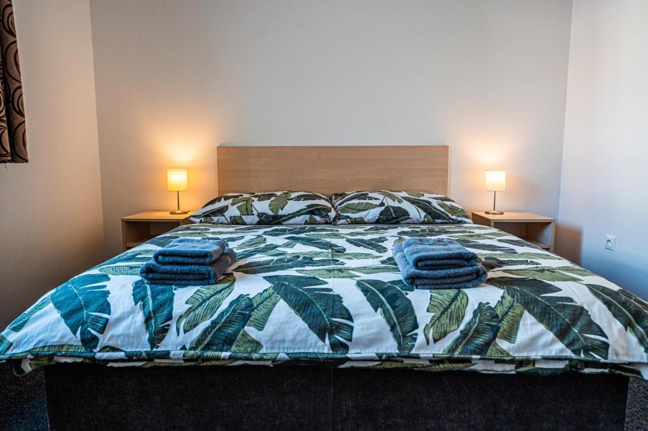 Xlsuite Apartment Comfort Piest'any Exterior foto